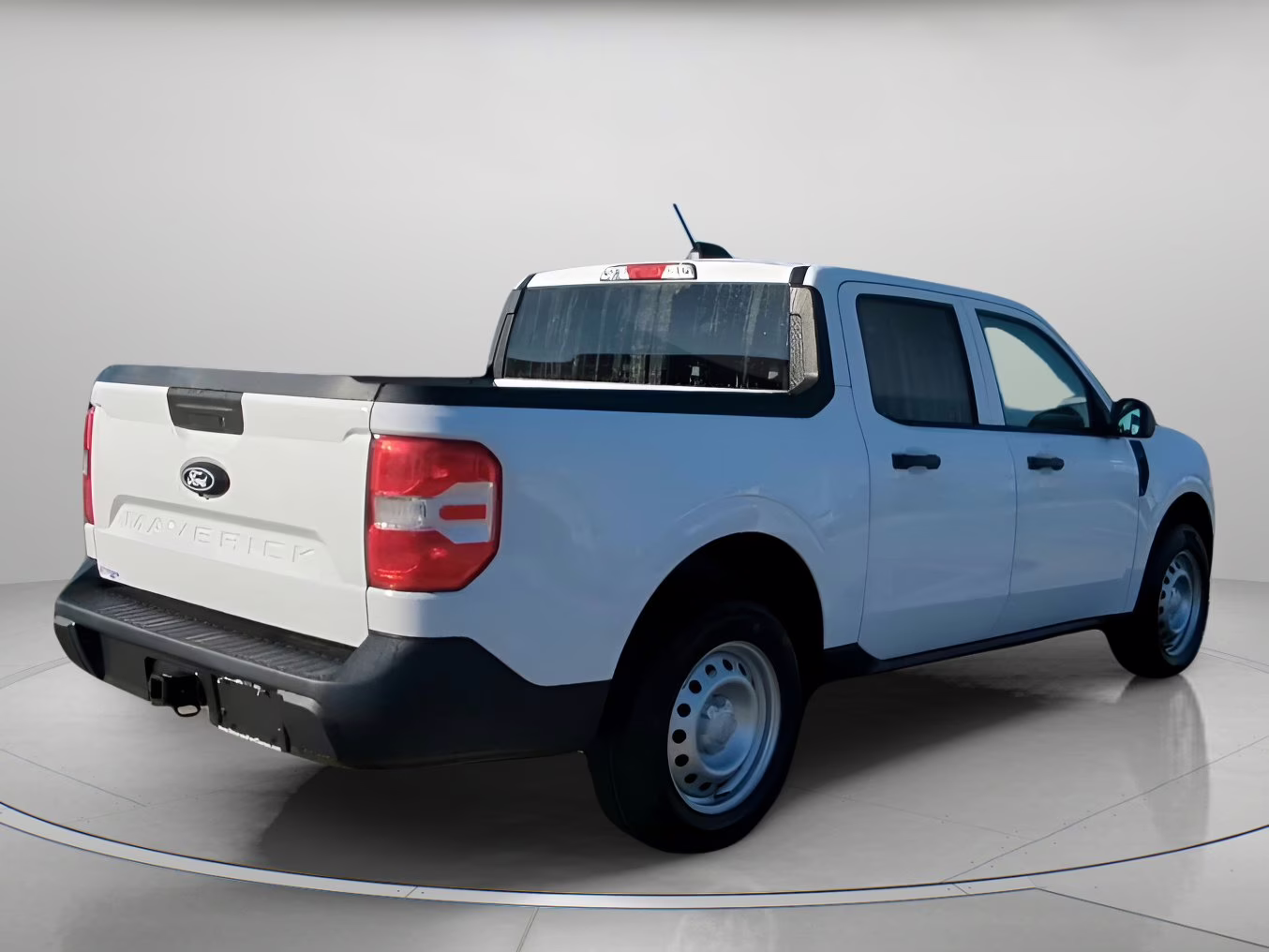 2026 Oxford White Ford Maverick XL Crew Cab Pickup AWD Truck