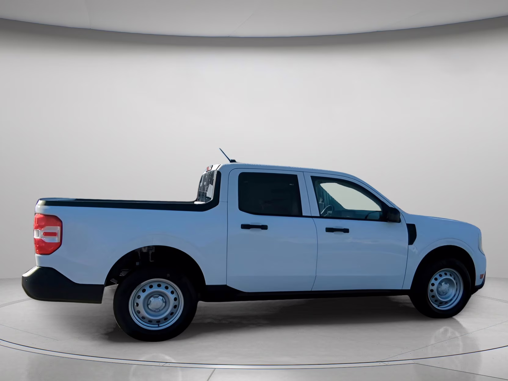 2026 Oxford White Ford Maverick XL Crew Cab Pickup AWD Truck