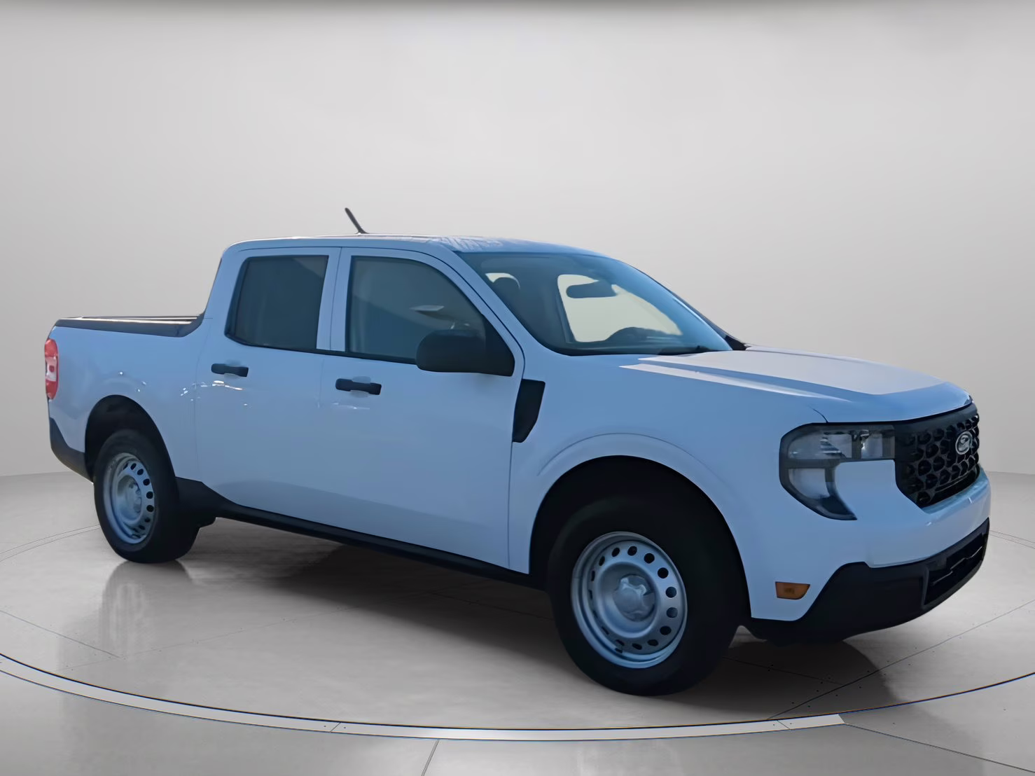 2026 Oxford White Ford Maverick XL Crew Cab Pickup AWD Truck