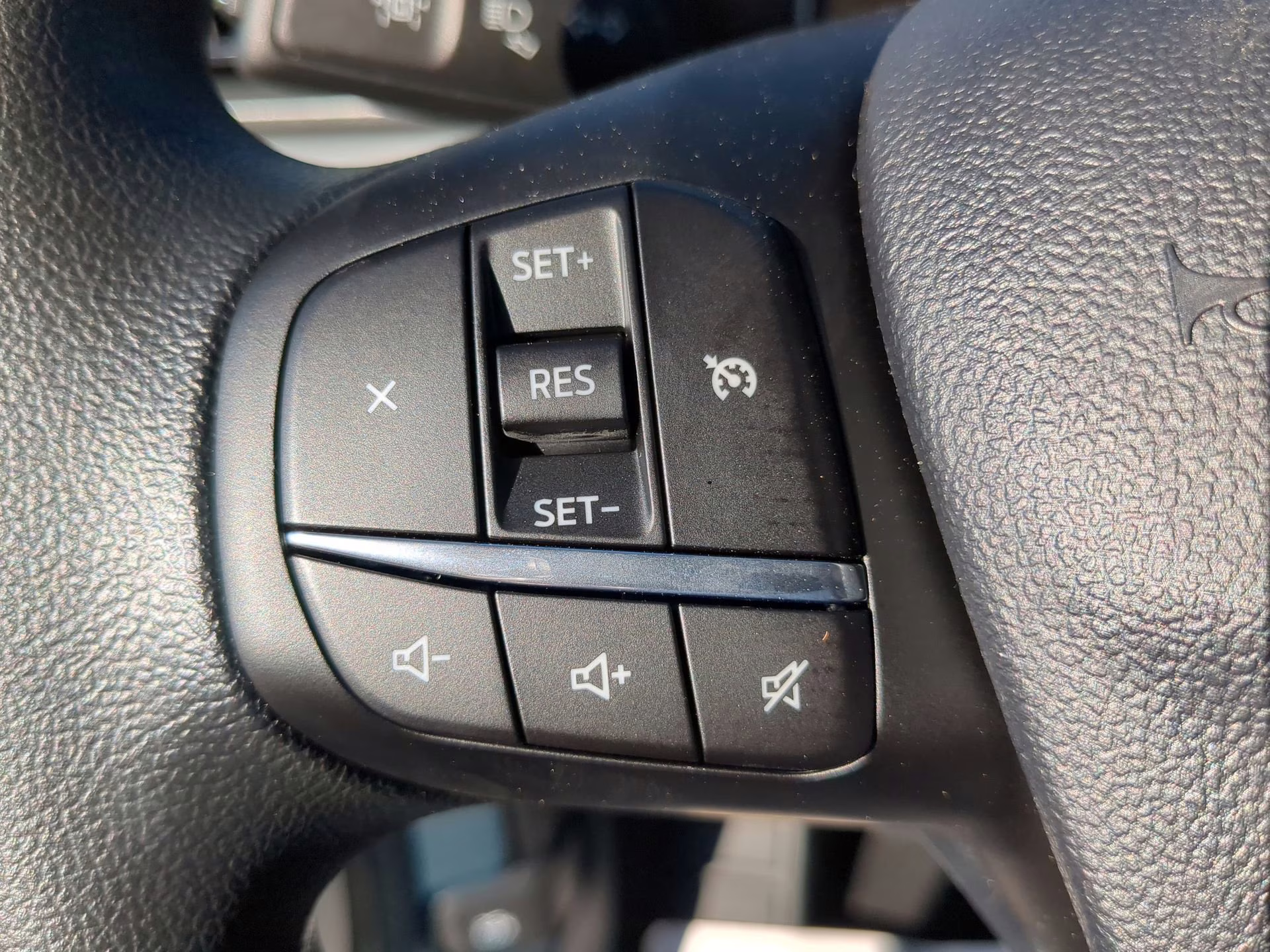 2026 Oxford White Ford Maverick XL Crew Cab Pickup AWD Truck