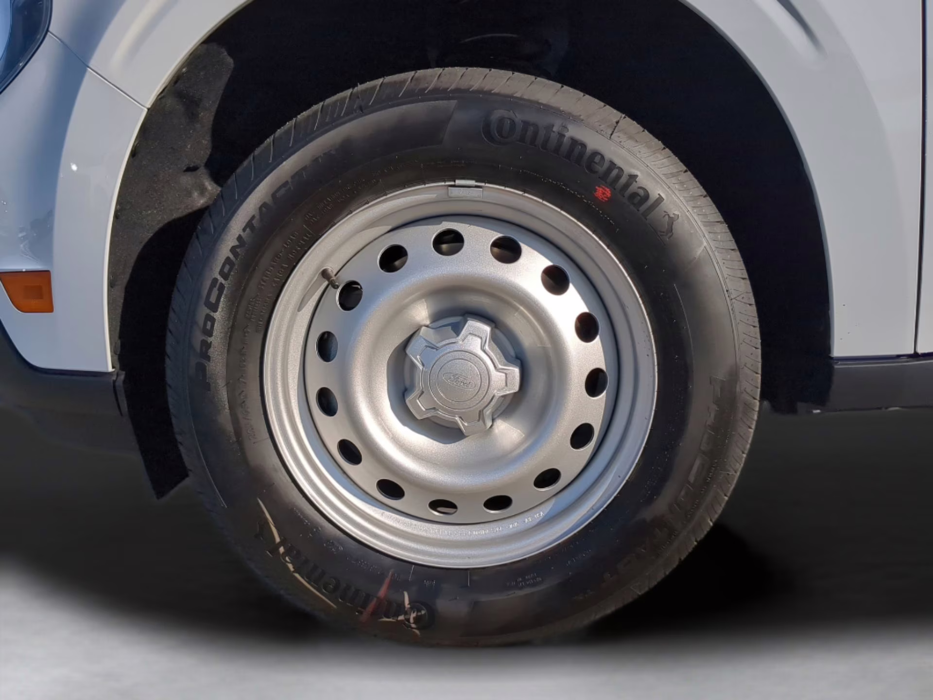 2026 Oxford White Ford Maverick XL Crew Cab Pickup AWD Truck