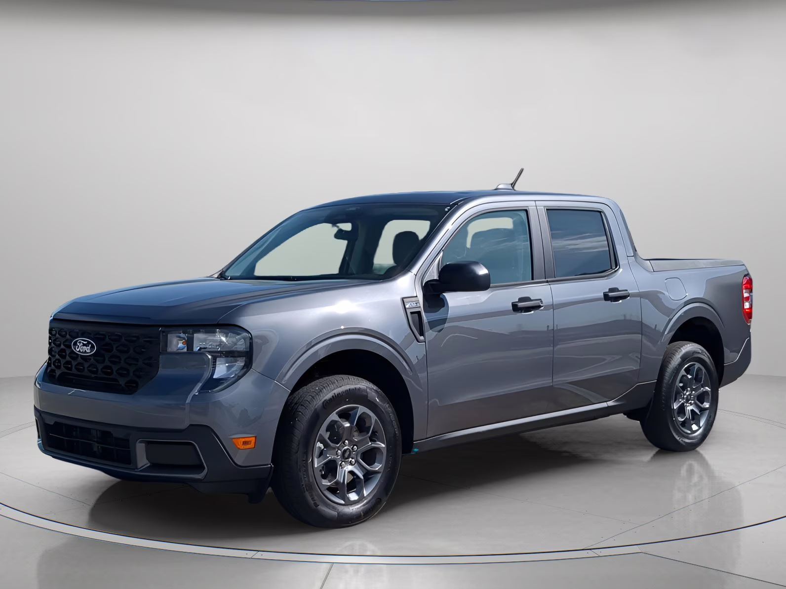 2026 Carbonized Gray Metallic Ford Maverick XLT Crew Cab Pickup FWD Truck