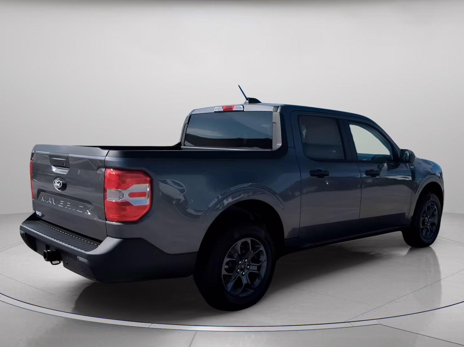 2026 Carbonized Gray Metallic Ford Maverick XLT Crew Cab Pickup FWD Truck