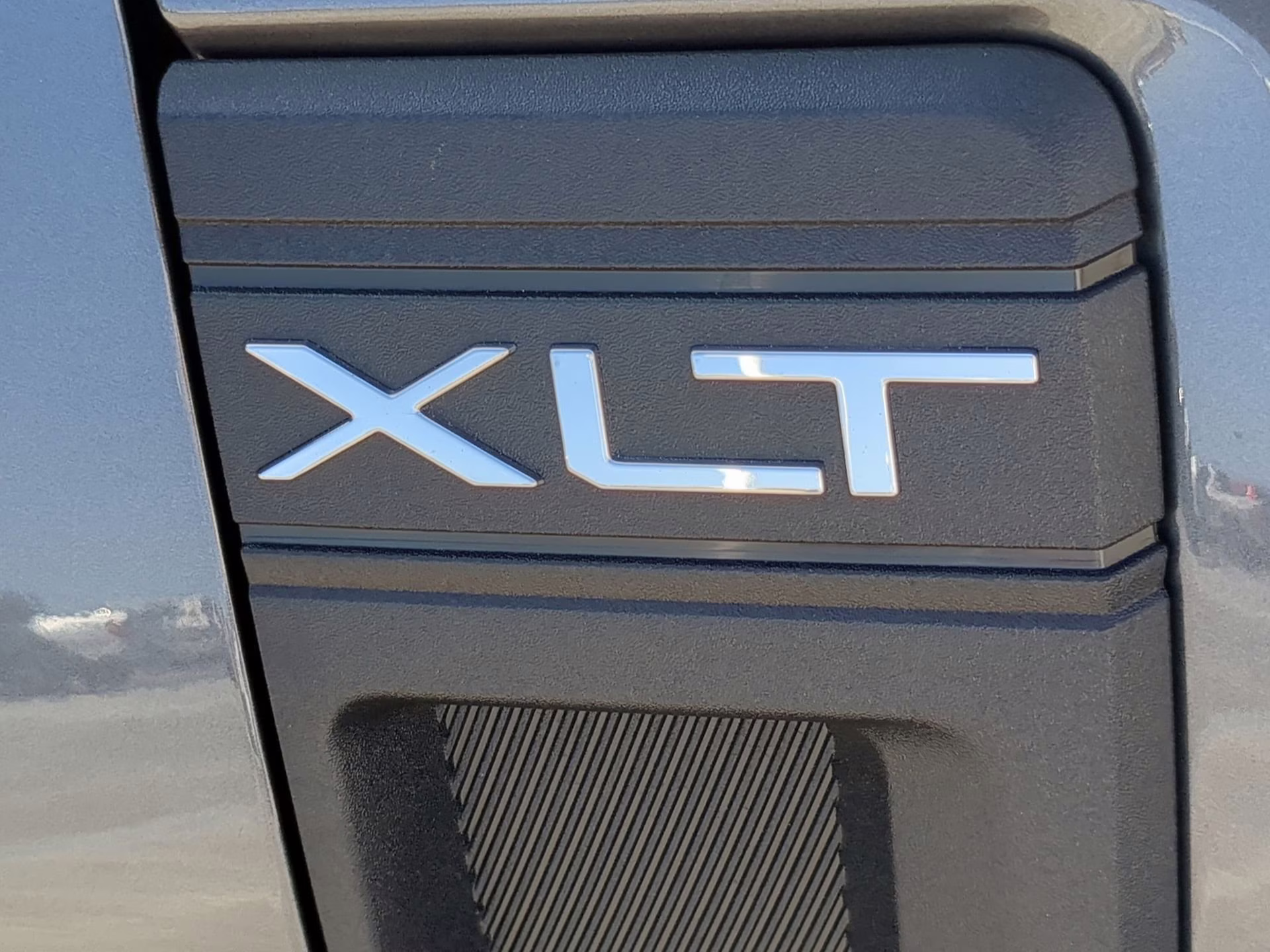 2026 Carbonized Gray Metallic Ford Maverick XLT Crew Cab Pickup FWD Truck