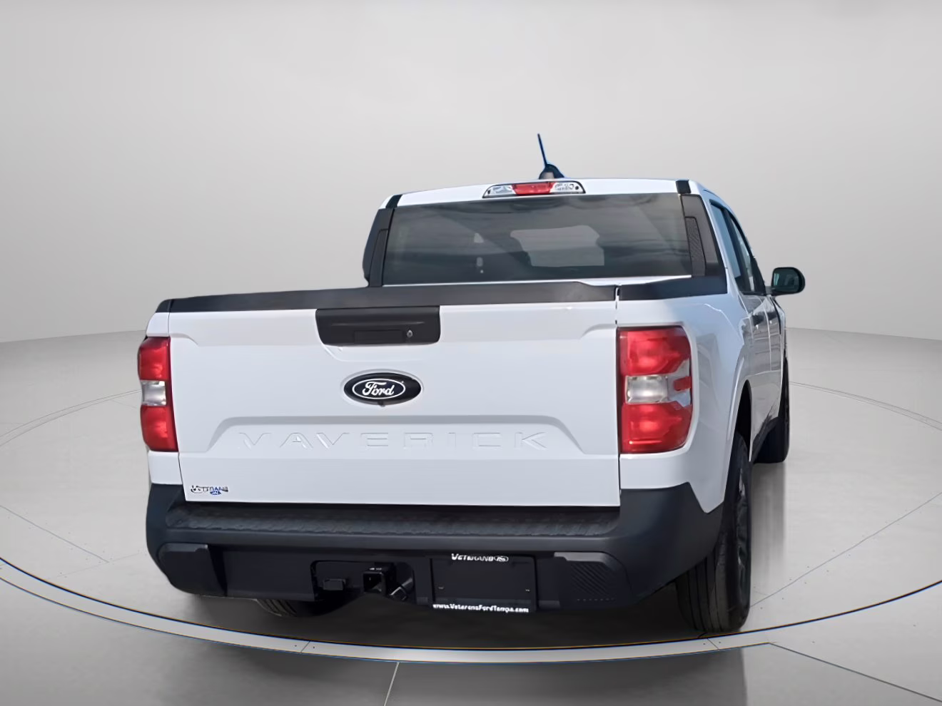 2026 Oxford White Ford Maverick XLT Crew Cab Pickup FWD Truck