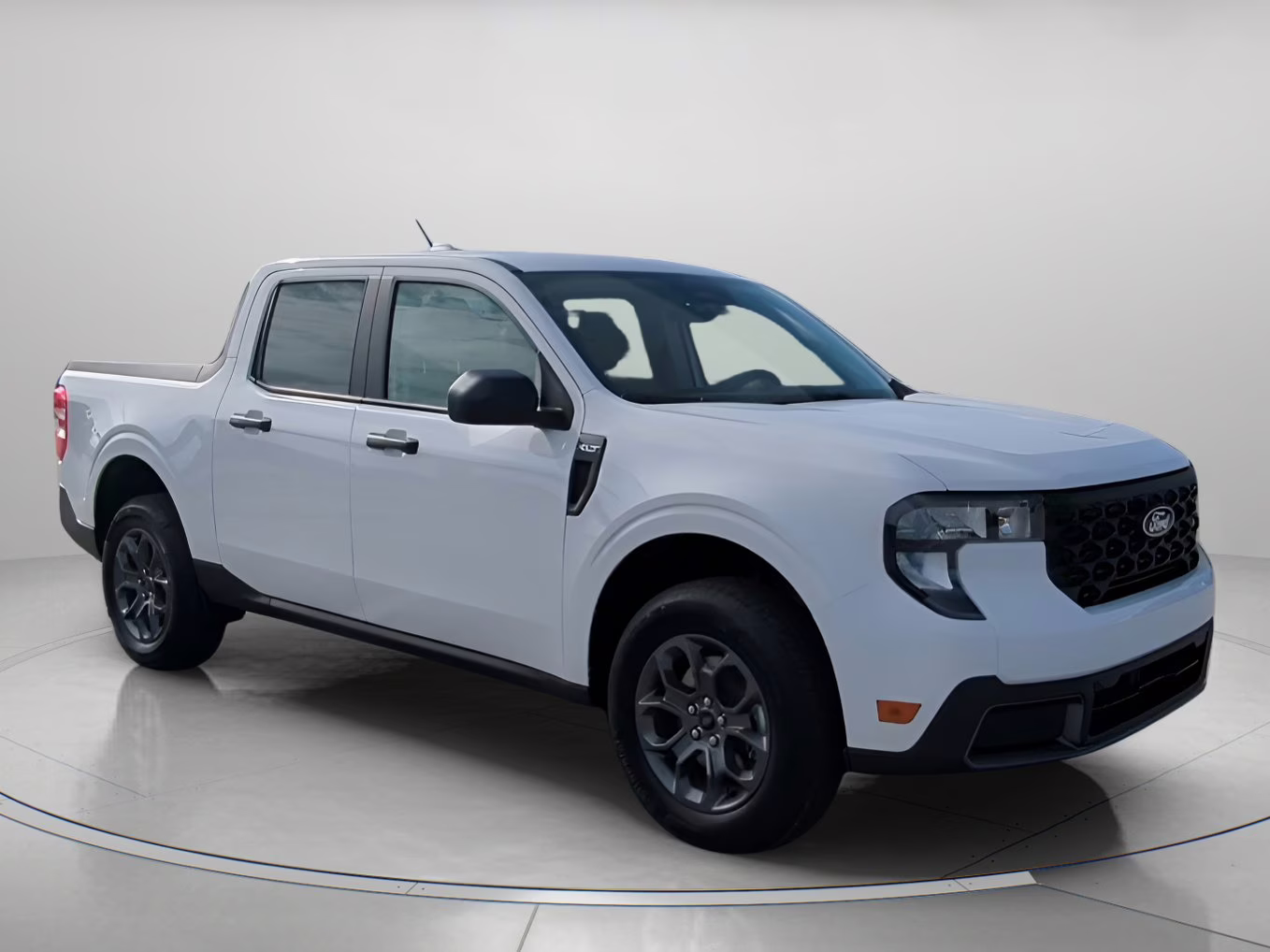 2026 Oxford White Ford Maverick XLT Crew Cab Pickup FWD Truck