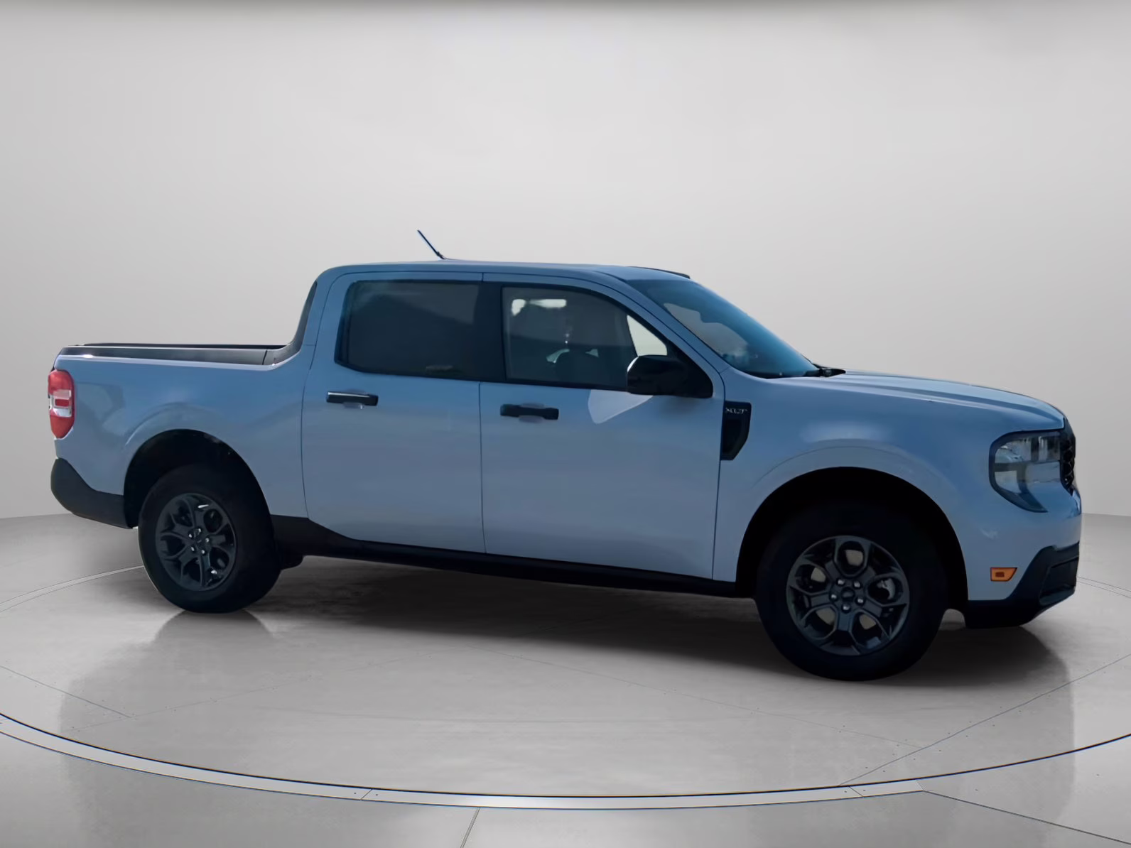 2026 Space White Metallic Ford Maverick XLT Crew Cab Pickup FWD Truck