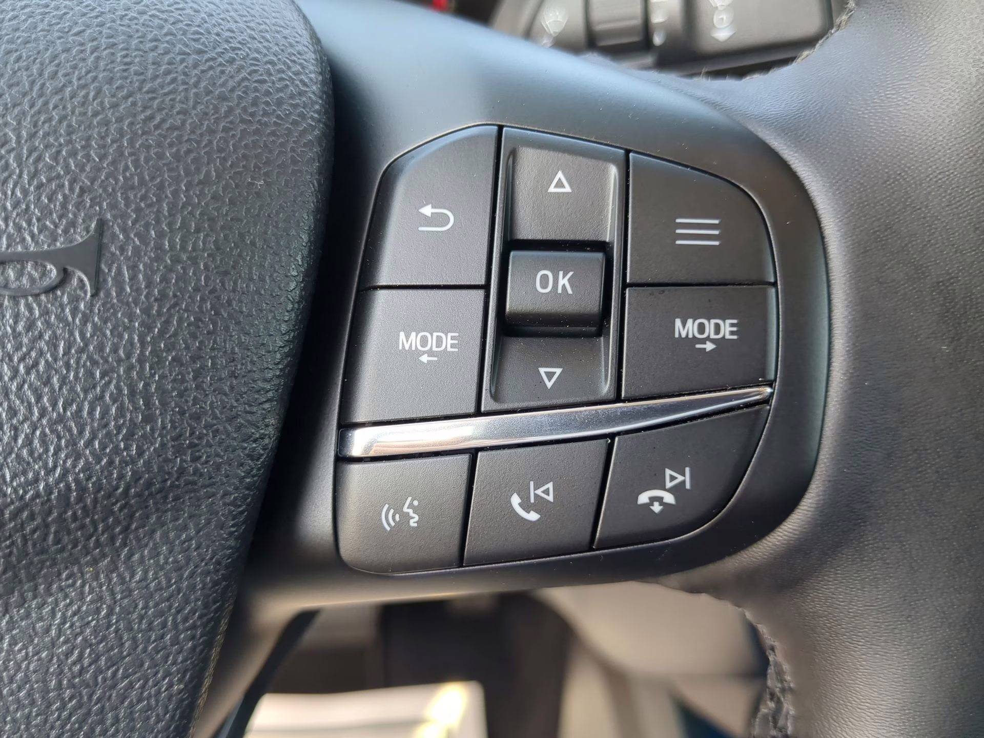 2026 Space White Metallic Ford Maverick XLT Crew Cab Pickup FWD Truck