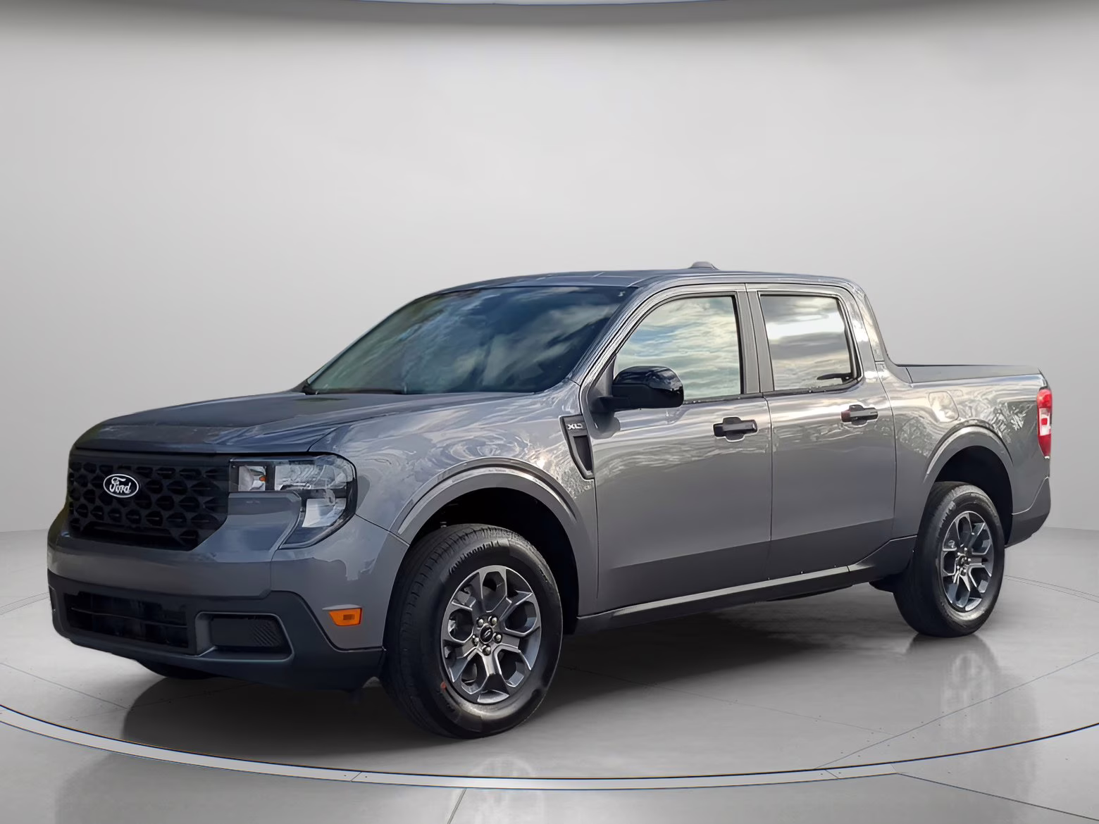 2026 Carbonized Gray Metallic Ford Maverick XLT Crew Cab Pickup FWD Truck