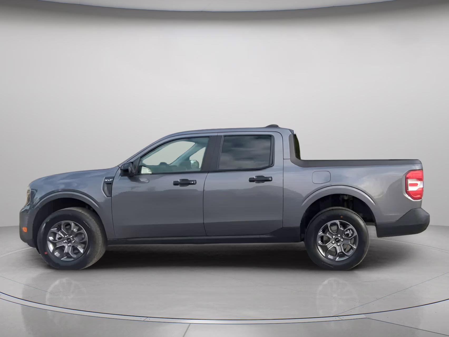 2026 Carbonized Gray Metallic Ford Maverick XLT Crew Cab Pickup FWD Truck