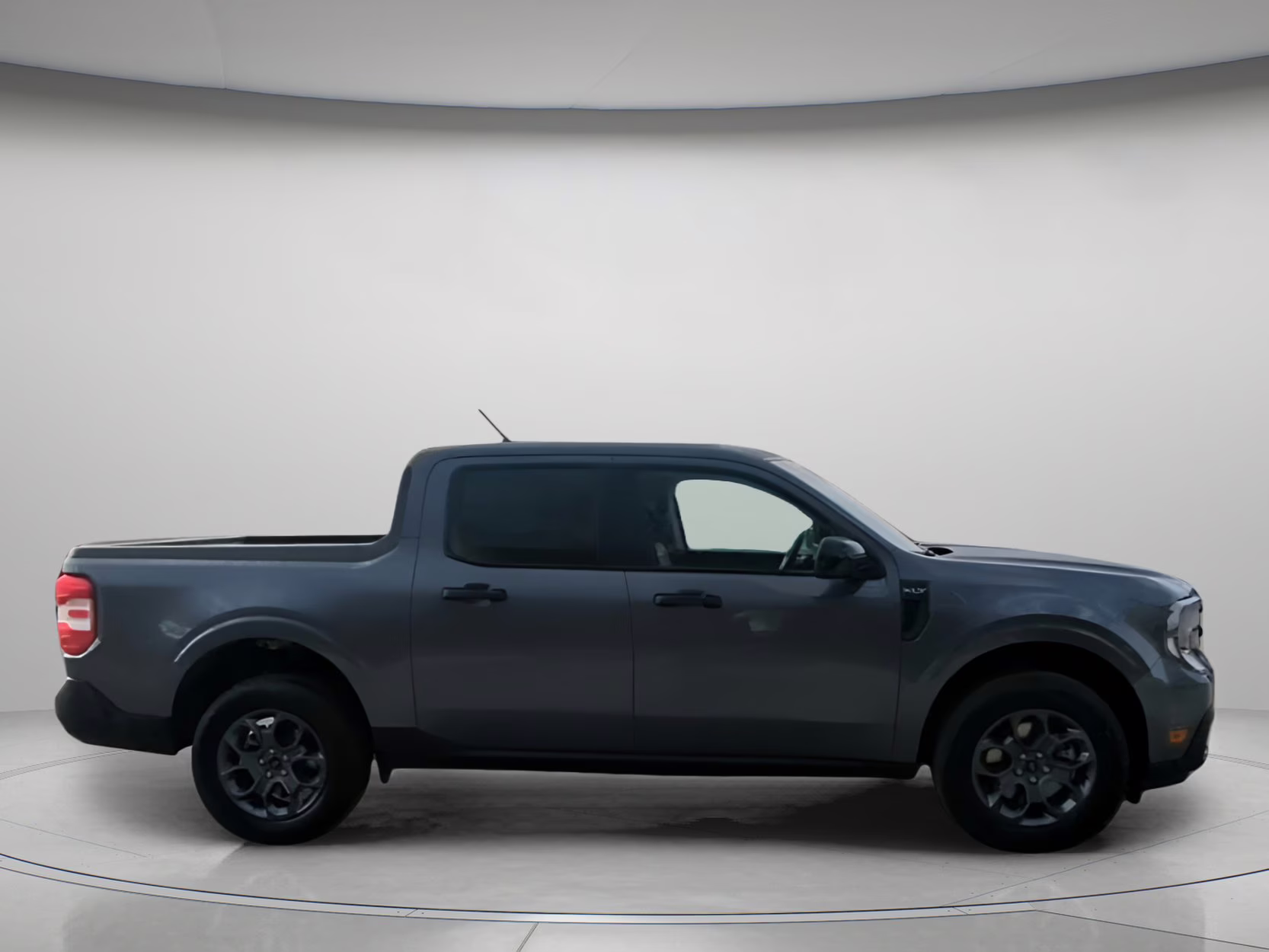 2026 Carbonized Gray Metallic Ford Maverick XLT Crew Cab Pickup FWD Truck