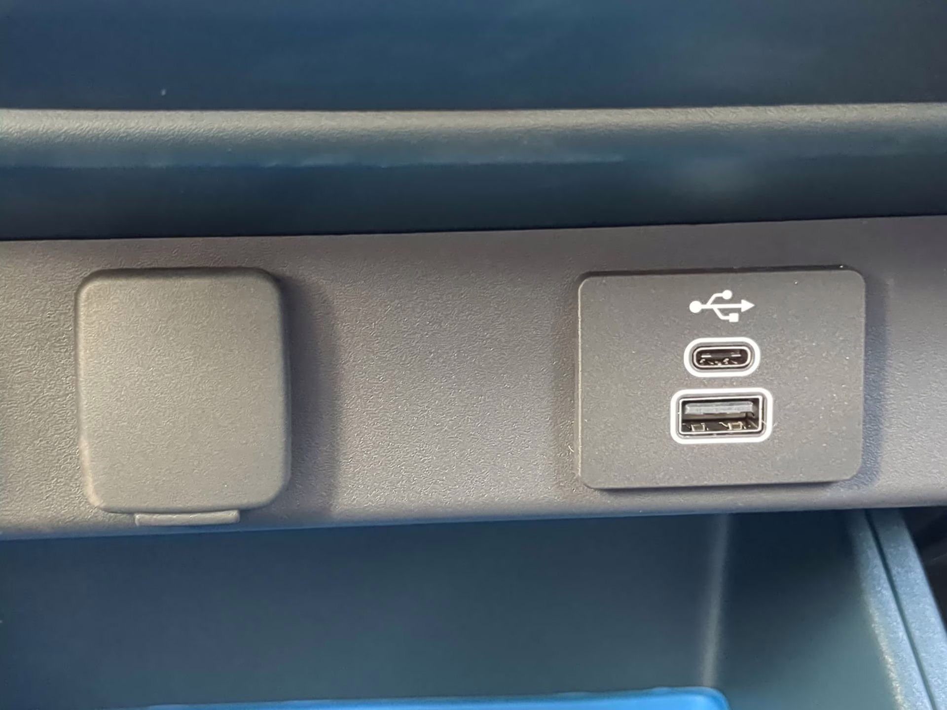 2026 Carbonized Gray Metallic Ford Maverick XLT Crew Cab Pickup FWD Truck