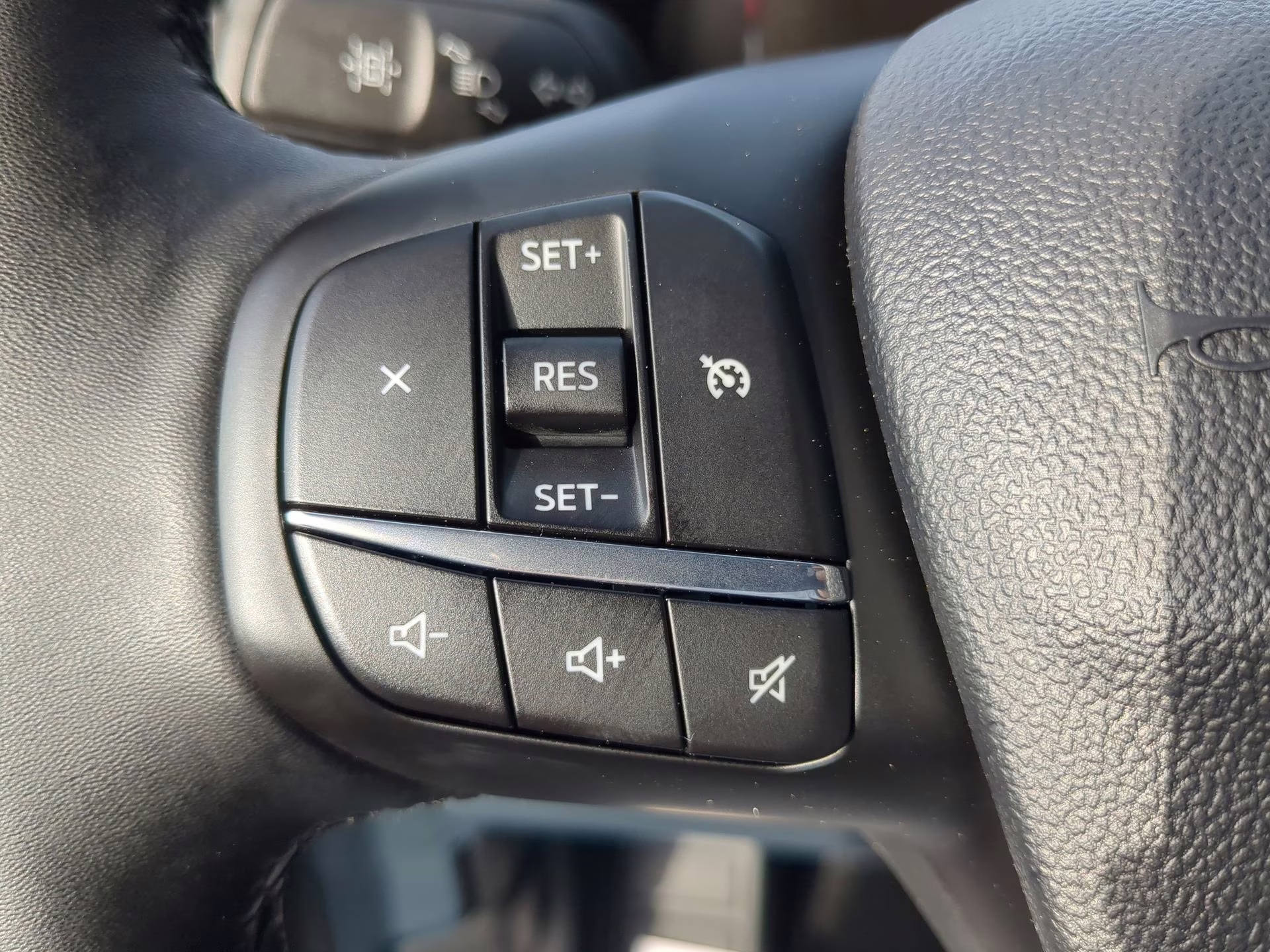 2026 Carbonized Gray Metallic Ford Maverick XLT Crew Cab Pickup FWD Truck