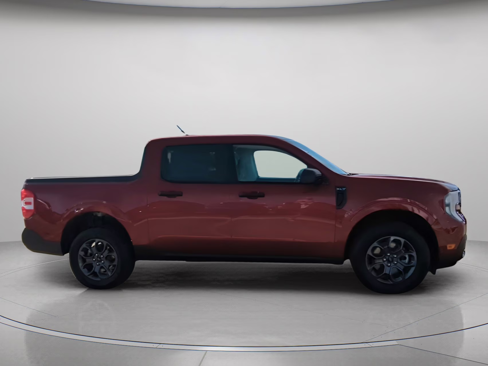 2026 Ruby Red Metallic Tinted Clearcoat Ford Maverick XLT Crew Cab Pickup FWD Truck