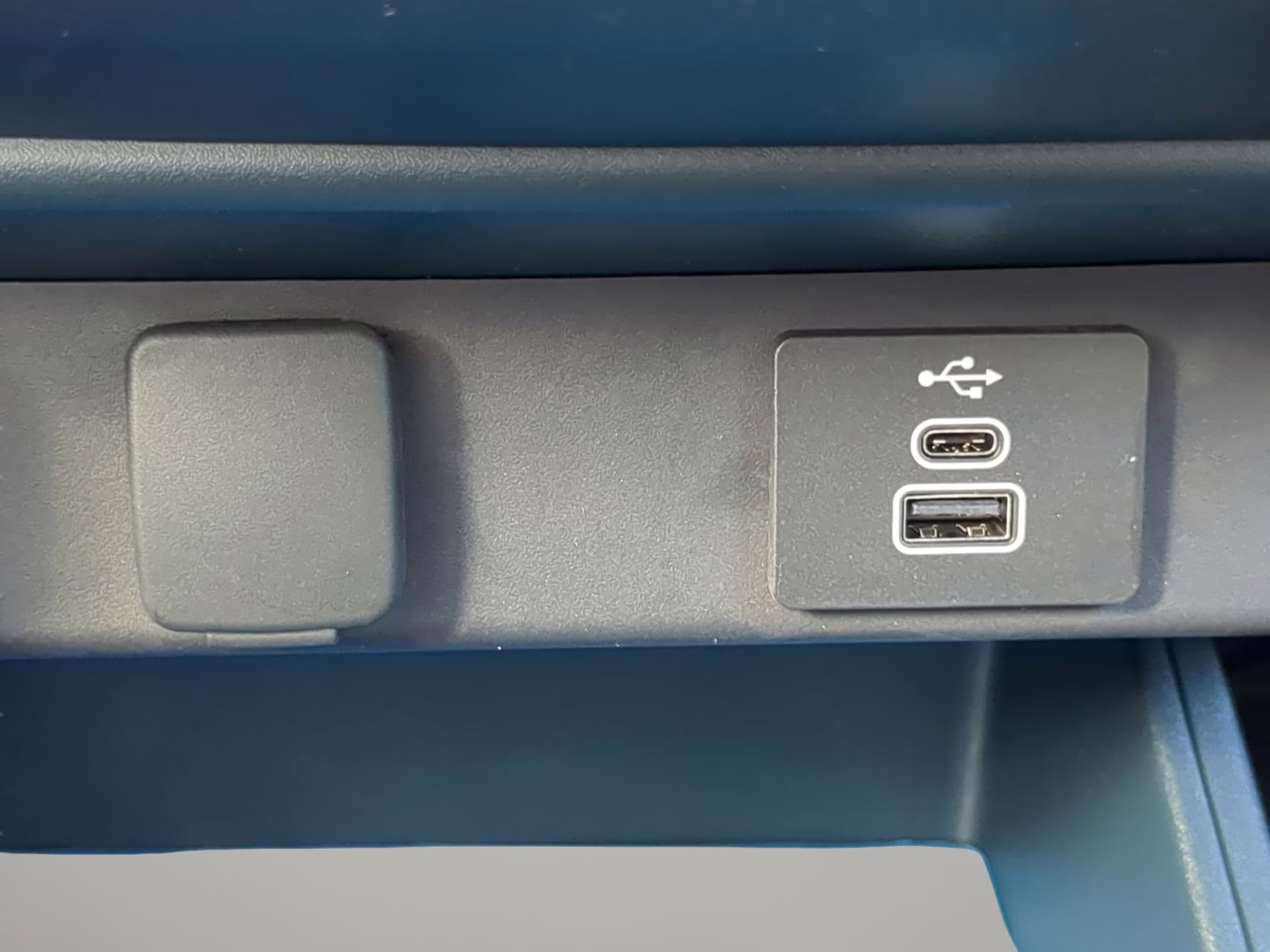 2026 Ruby Red Metallic Tinted Clearcoat Ford Maverick XLT Crew Cab Pickup FWD Truck