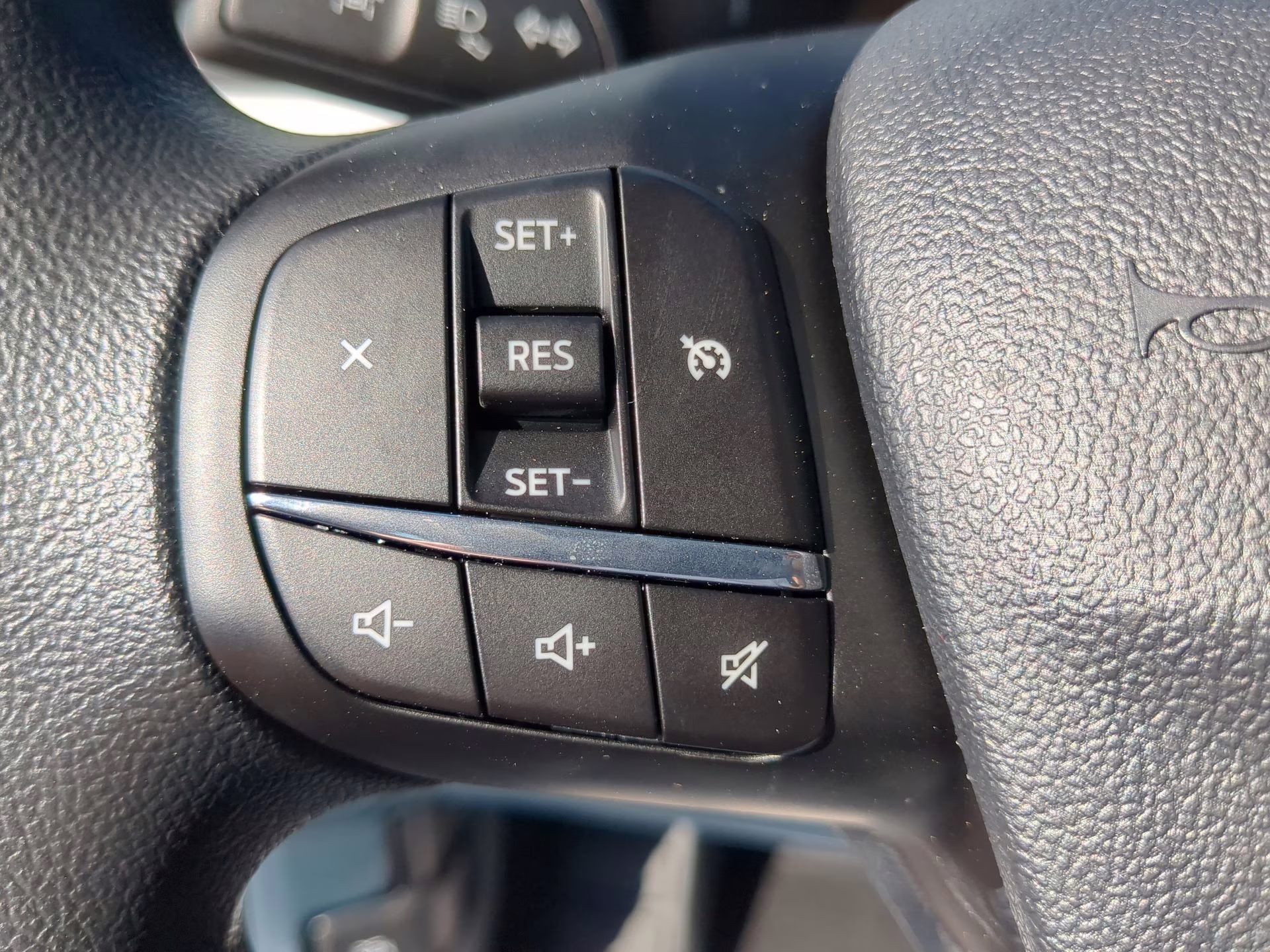 2026 Ruby Red Metallic Tinted Clearcoat Ford Maverick XLT Crew Cab Pickup FWD Truck