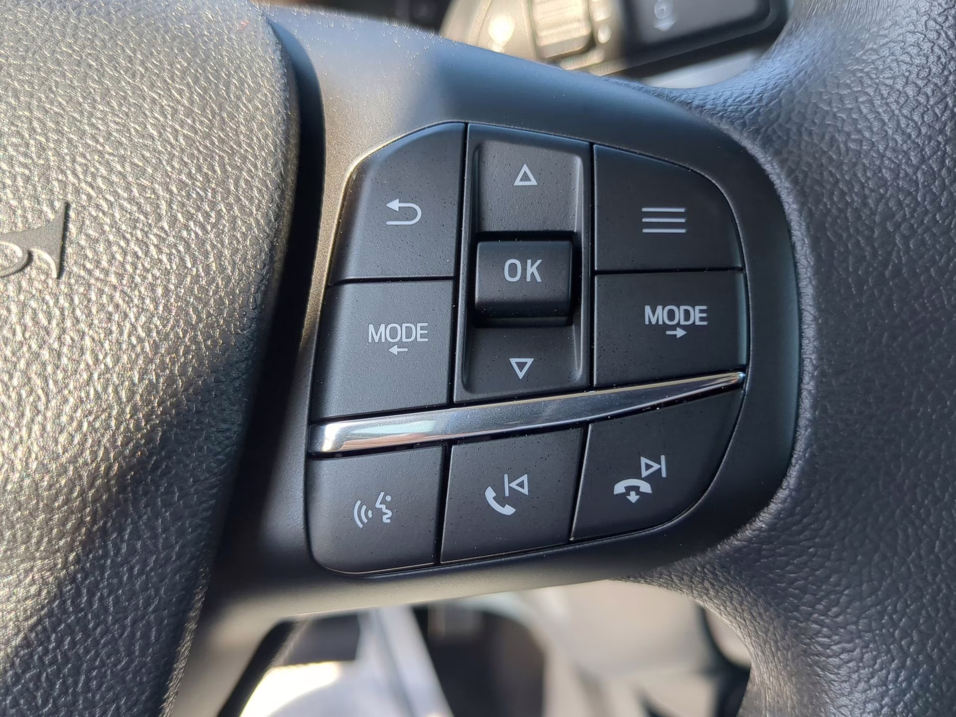 2026 Oxford White Ford Maverick XLT Crew Cab Pickup AWD Truck