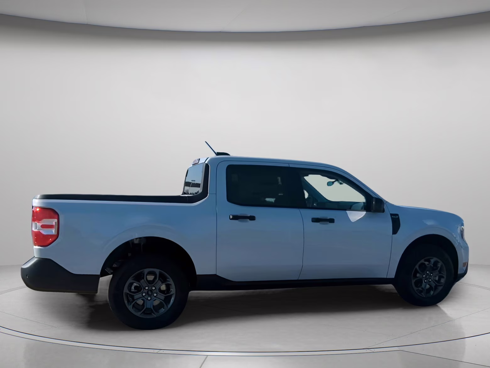 2026 Space White Metallic Ford Maverick XLT Crew Cab Pickup AWD Truck