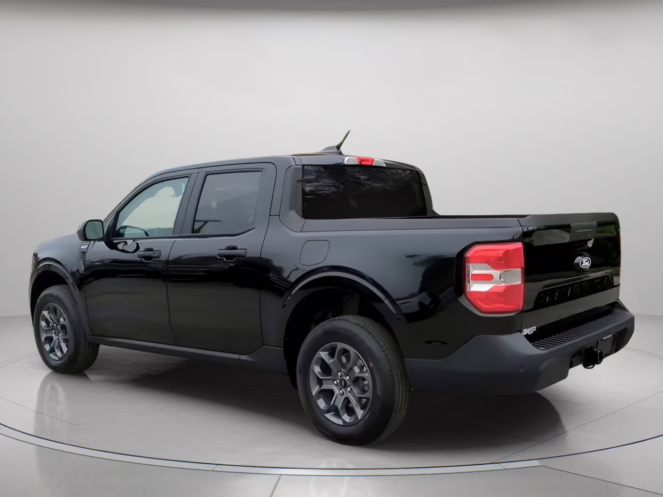 2026 Shadow Black Ford Maverick XLT Crew Cab Pickup AWD Truck