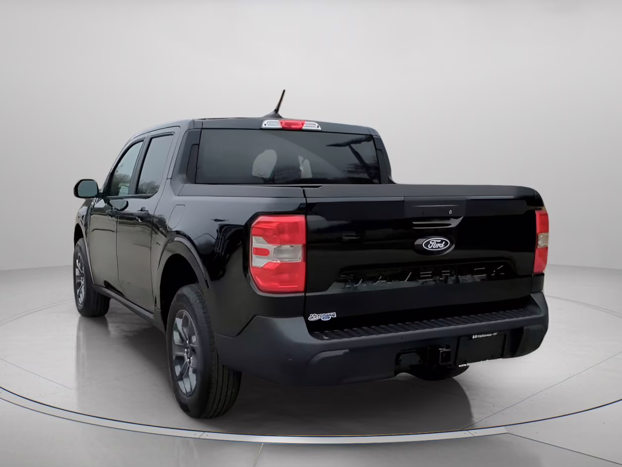 2026 Shadow Black Ford Maverick XLT Crew Cab Pickup AWD Truck