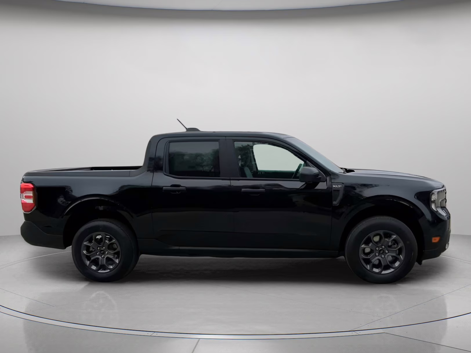 2026 Shadow Black Ford Maverick XLT Crew Cab Pickup AWD Truck