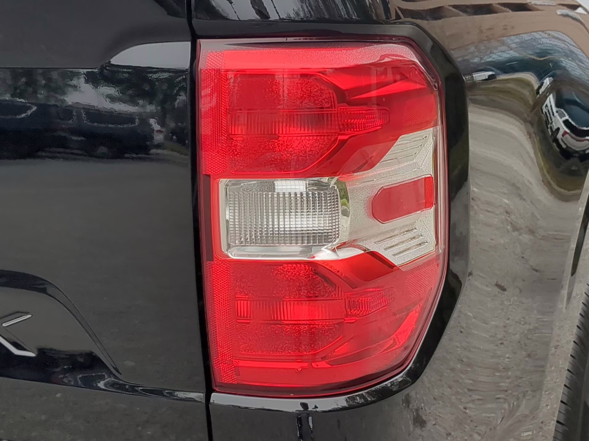 2026 Shadow Black Ford Maverick XLT Crew Cab Pickup AWD Truck