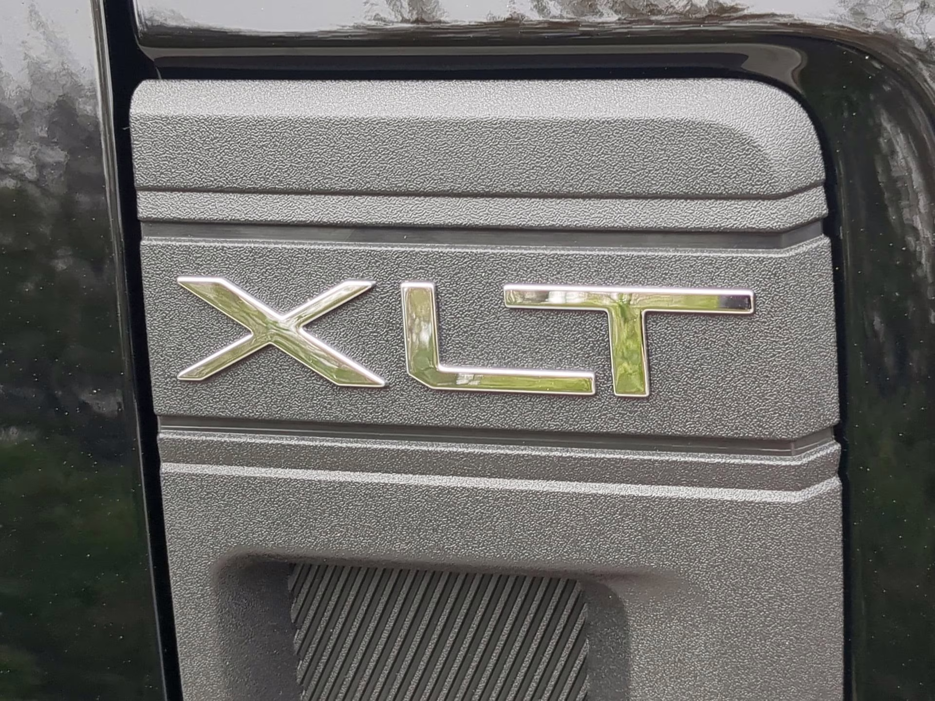 2026 Shadow Black Ford Maverick XLT Crew Cab Pickup AWD Truck