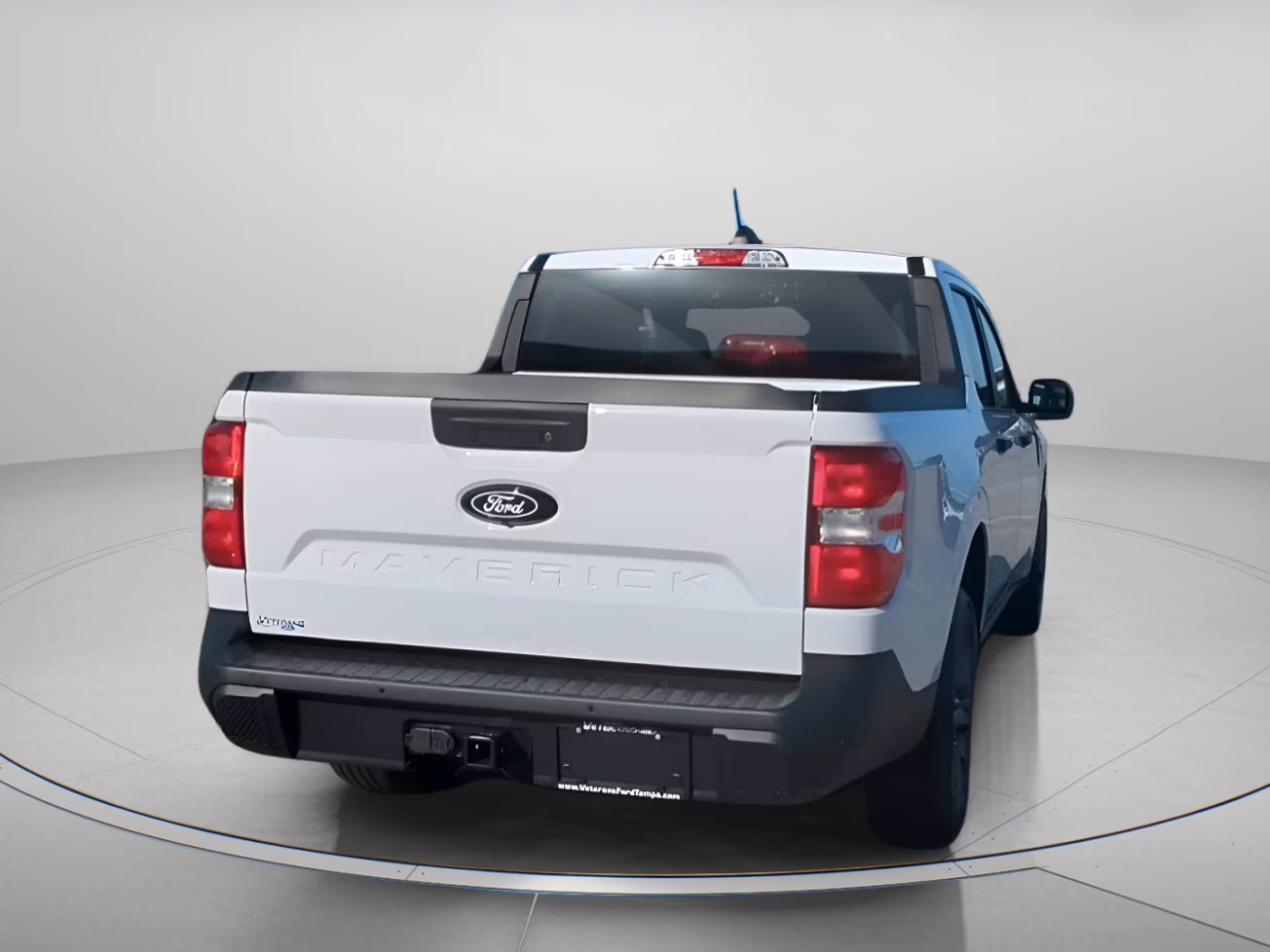 2026 Oxford White Ford Maverick XLT Crew Cab Pickup AWD Truck