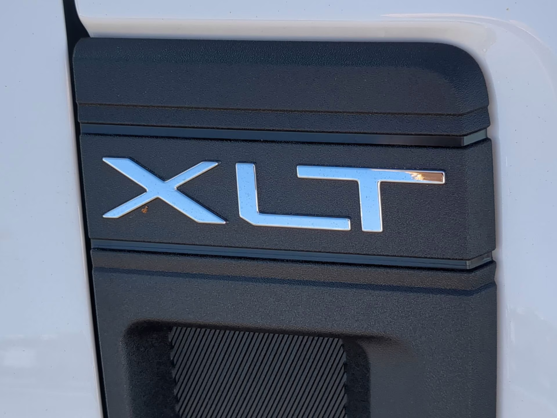 2026 Oxford White Ford Maverick XLT Crew Cab Pickup AWD Truck