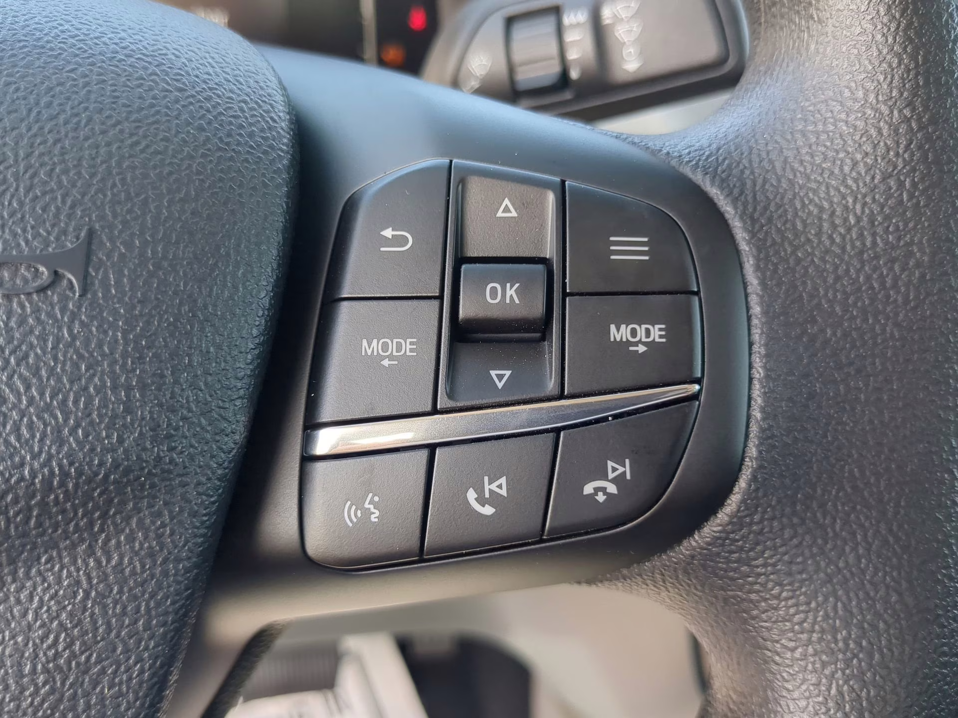 2026 Oxford White Ford Maverick XLT Crew Cab Pickup AWD Truck