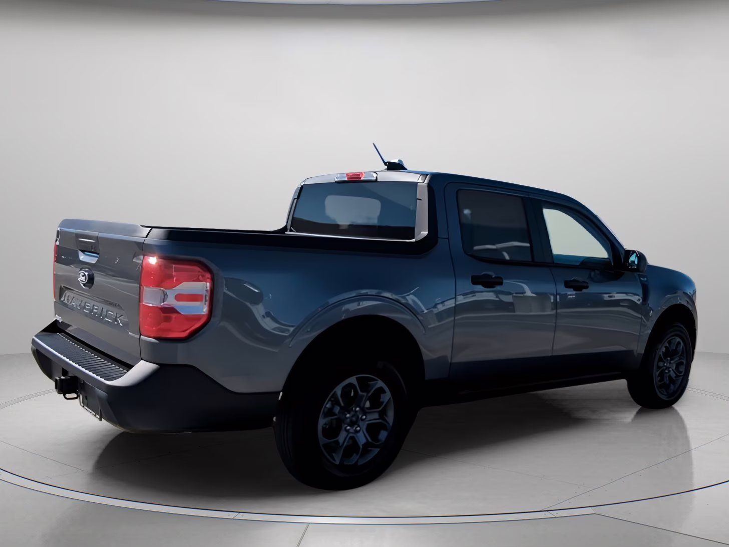 2026 Carbonized Gray Metallic Ford Maverick XLT Crew Cab Pickup AWD Truck