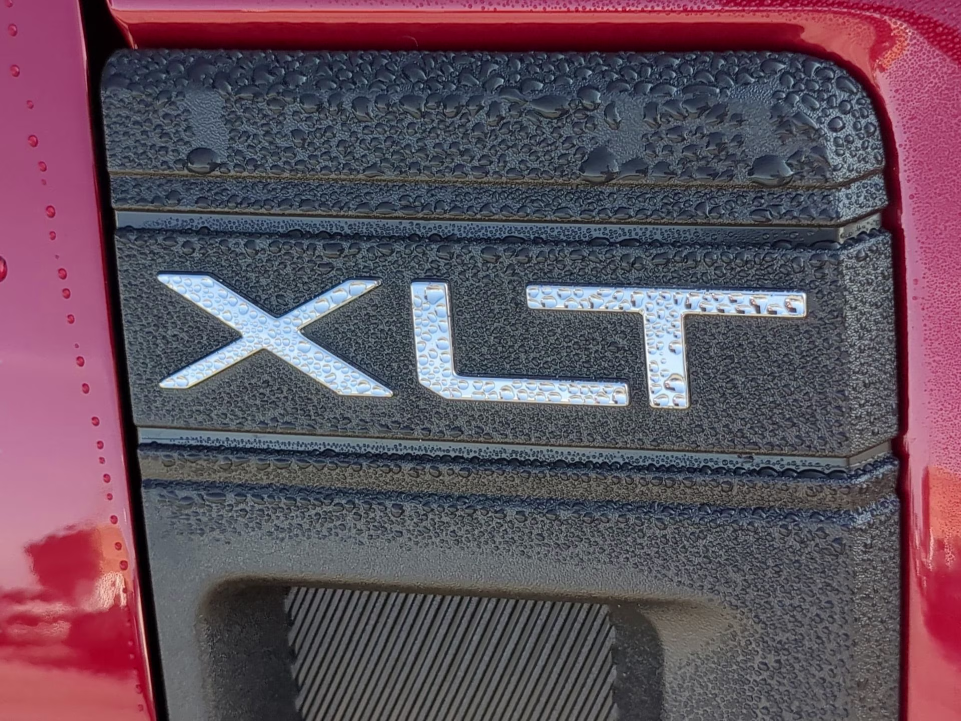2026 Ruby Red Metallic Tinted Clearcoat Ford Maverick XLT Crew Cab Pickup AWD Truck