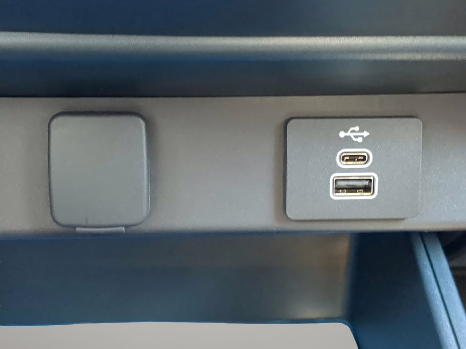 2026 Ruby Red Metallic Tinted Clearcoat Ford Maverick XLT Crew Cab Pickup AWD Truck