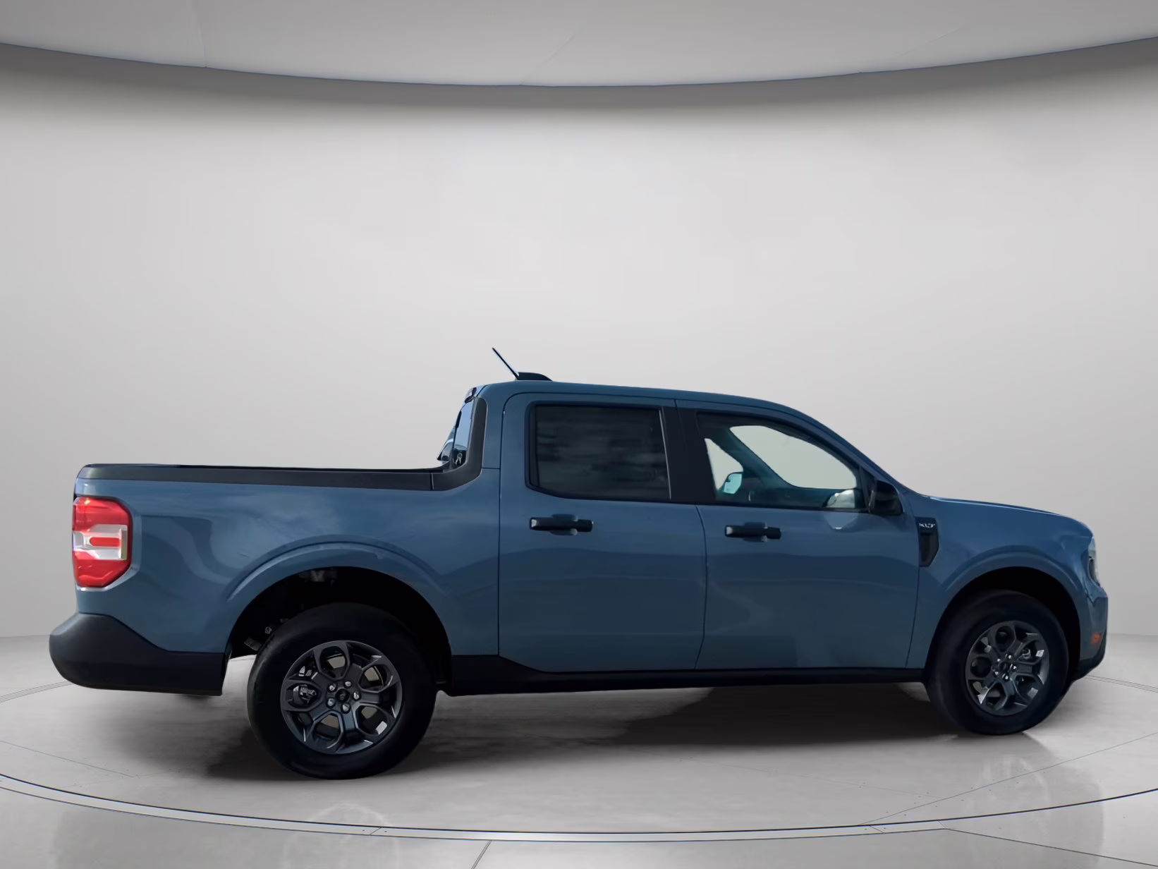 2026 Azure Gray Metallic Tri-Coat Ford Maverick XLT Crew Cab Pickup AWD Truck