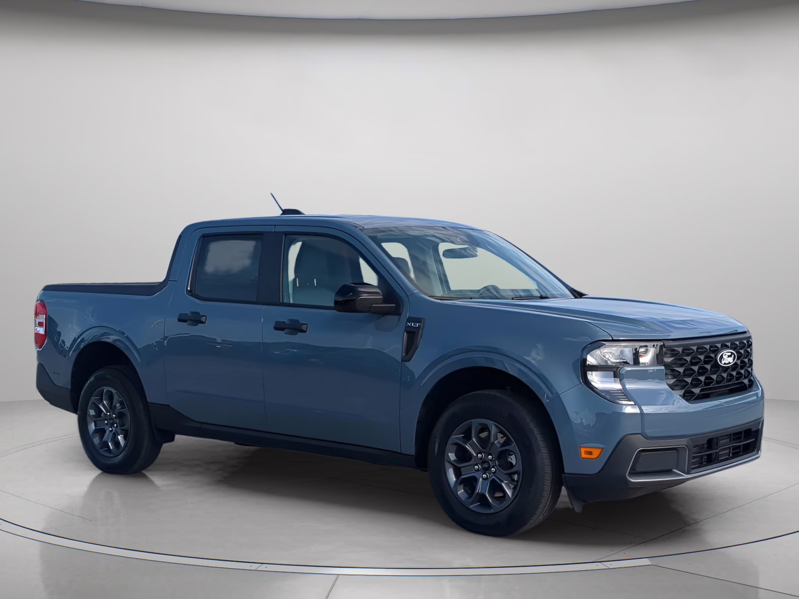 2026 Azure Gray Metallic Tri-Coat Ford Maverick XLT Crew Cab Pickup AWD Truck