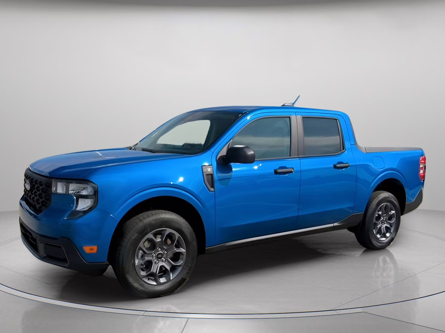 2026 Velocity Blue Ford Maverick XLT Crew Cab Pickup AWD Truck