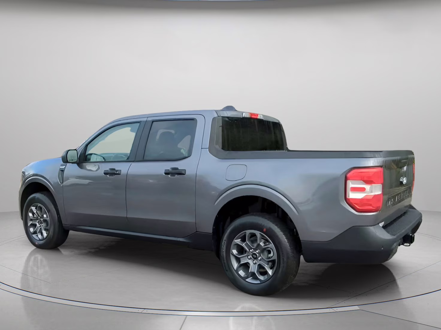 2026 Carbonized Gray Metallic Ford Maverick XLT Crew Cab Pickup AWD Truck