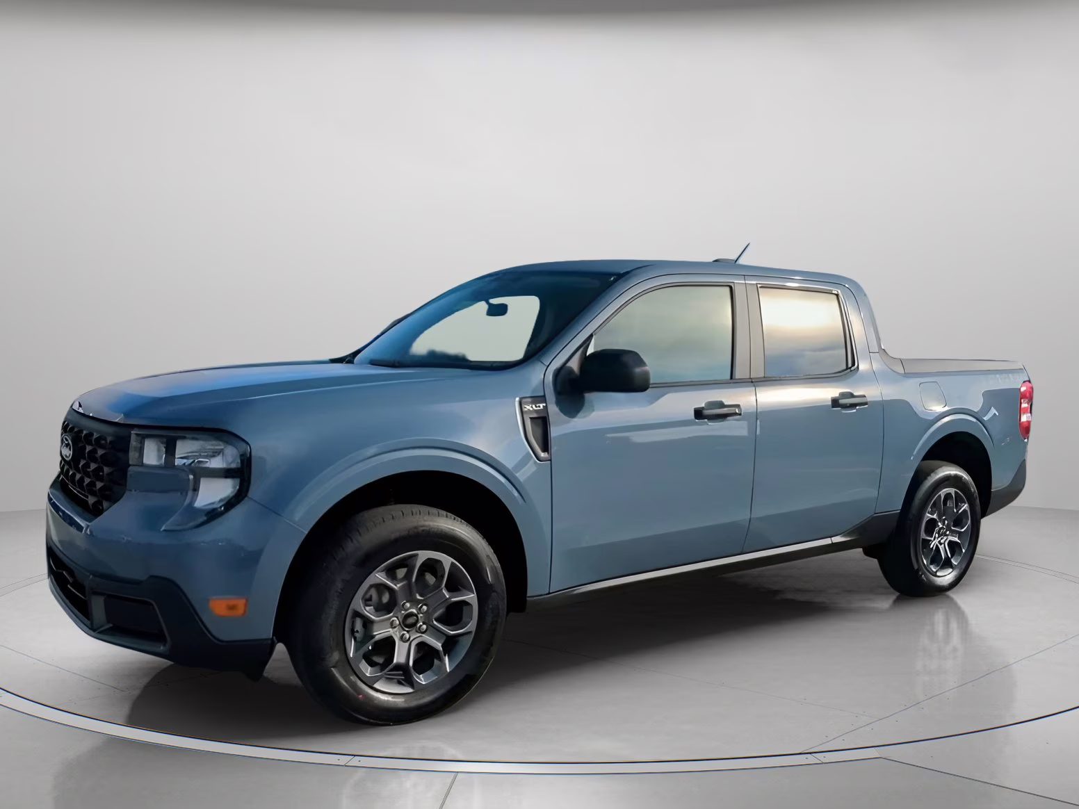 2026 Azure Gray Metallic Tri-Coat Ford Maverick XLT Crew Cab Pickup AWD Truck