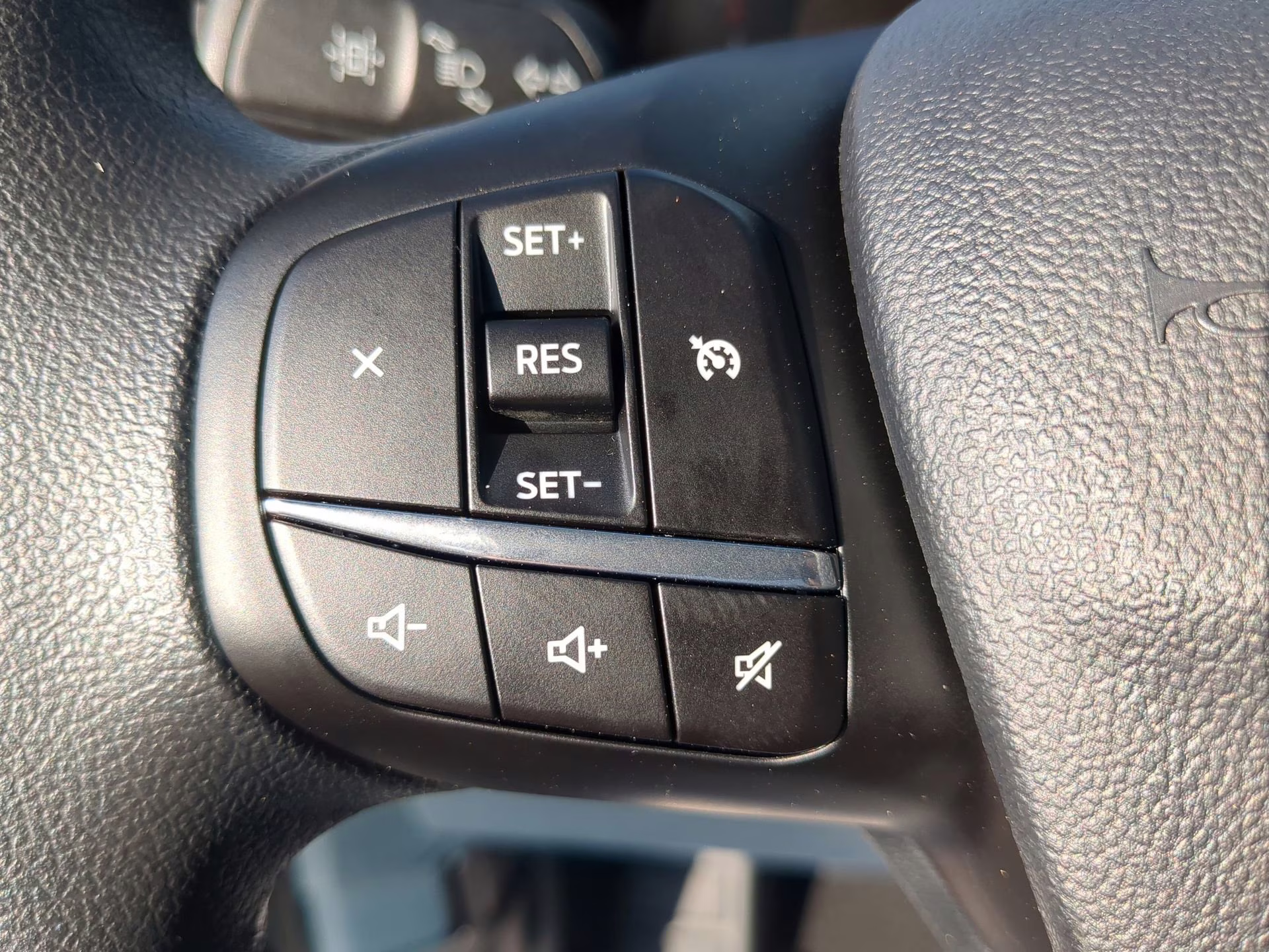 2026 Azure Gray Metallic Tri-Coat Ford Maverick XLT Crew Cab Pickup AWD Truck