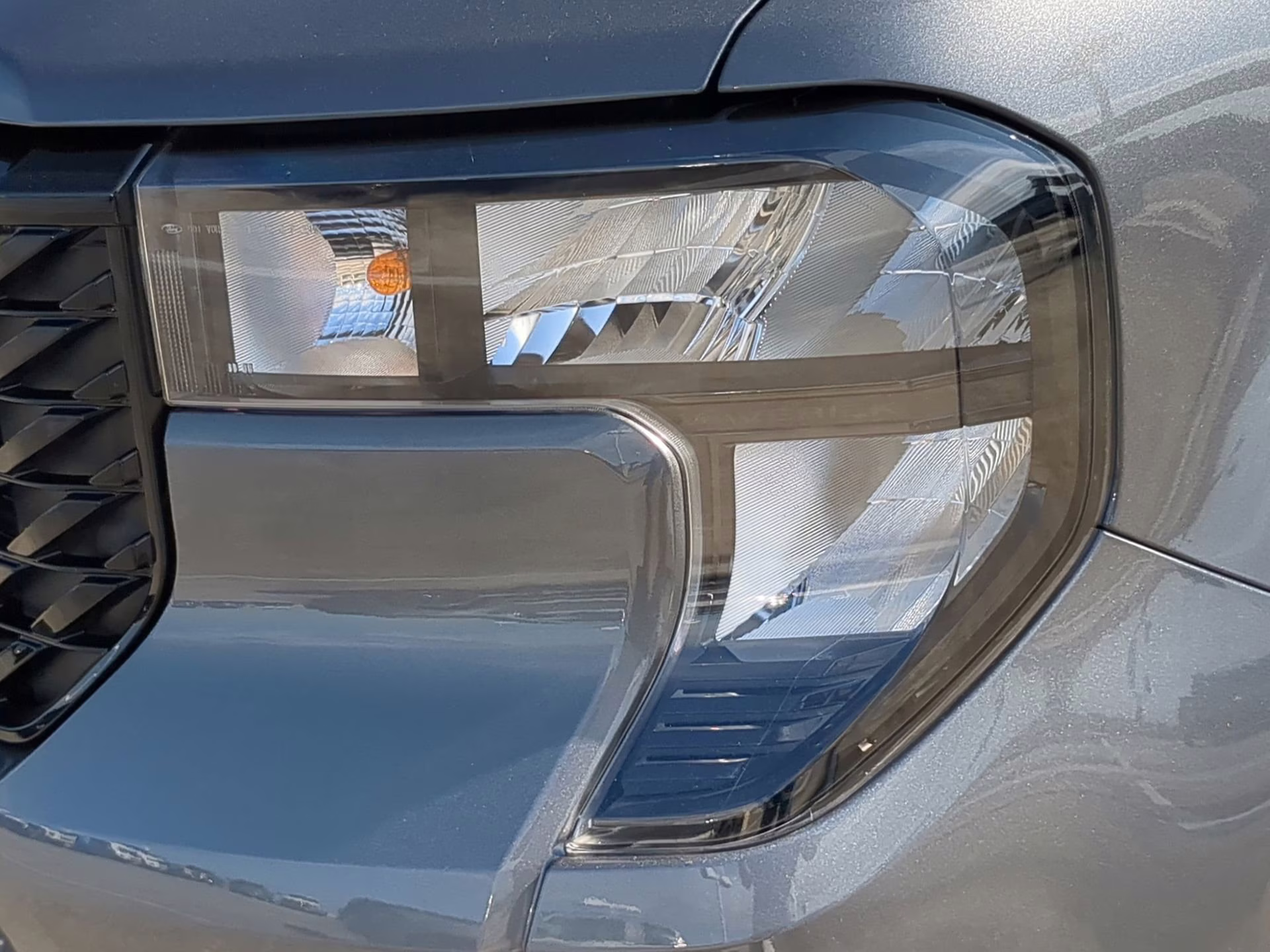 2026 Carbonized Gray Metallic Ford Maverick XLT Crew Cab Pickup AWD Truck