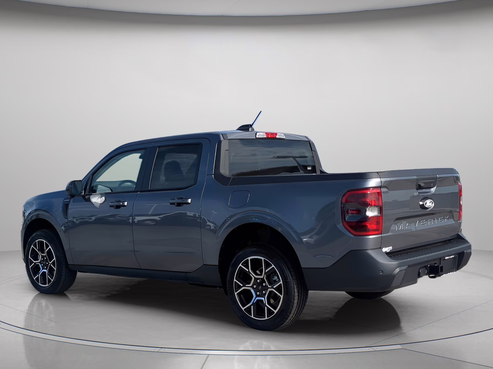 2026 Carbonized Gray Metallic Ford Maverick LARIAT Crew Cab Pickup AWD Truck