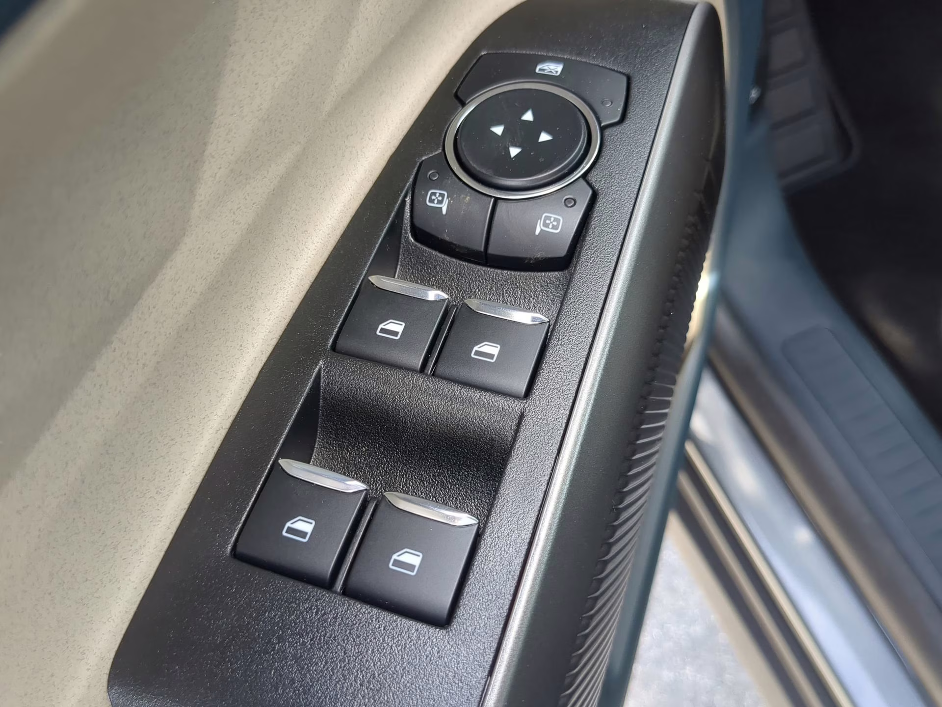 2026 Carbonized Gray Metallic Ford Maverick LARIAT Crew Cab Pickup AWD Truck