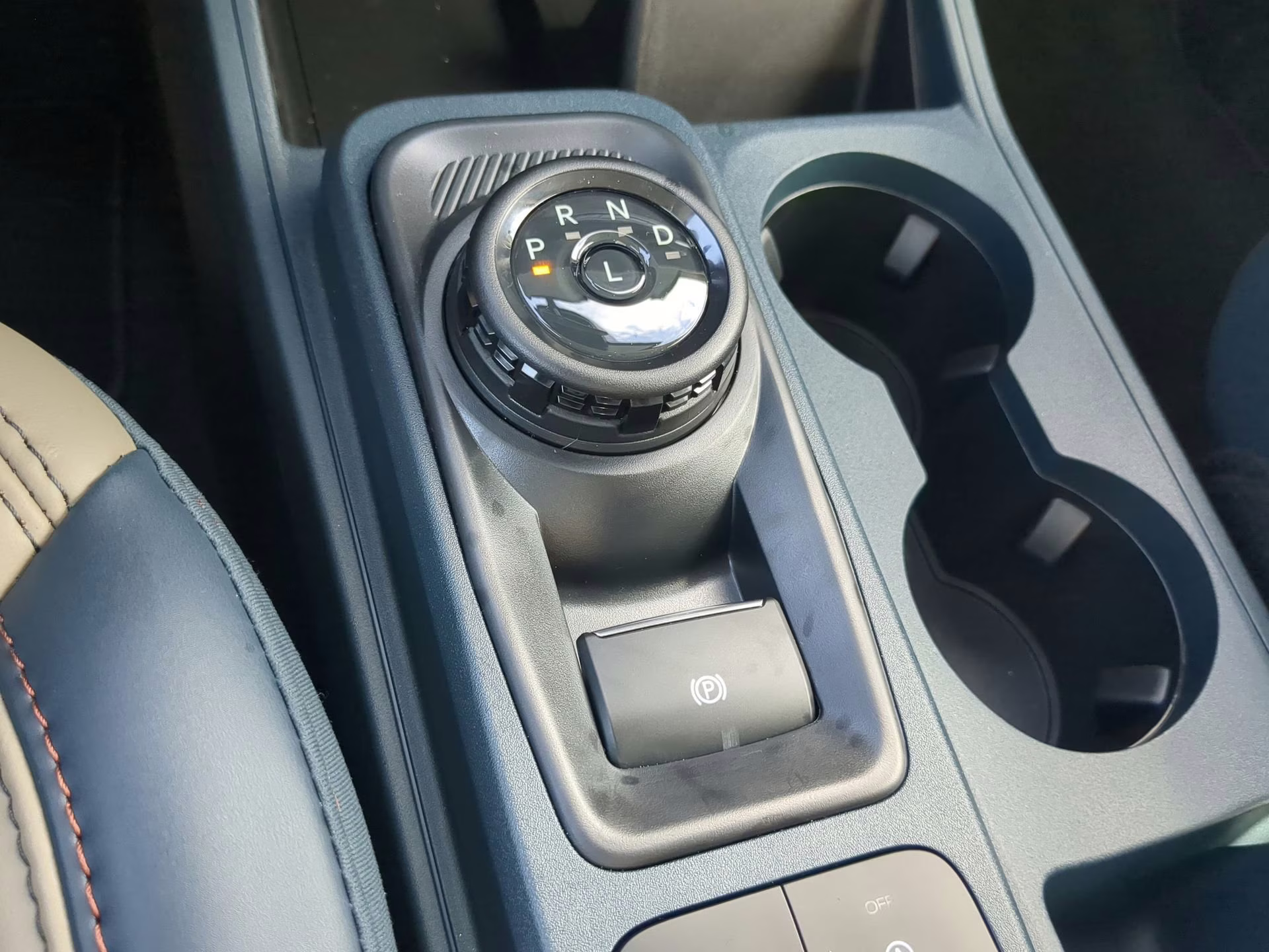 2026 Carbonized Gray Metallic Ford Maverick LARIAT Crew Cab Pickup AWD Truck