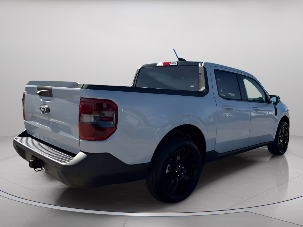 2026 Space White Metallic Ford Maverick LARIAT Crew Cab Pickup AWD Truck