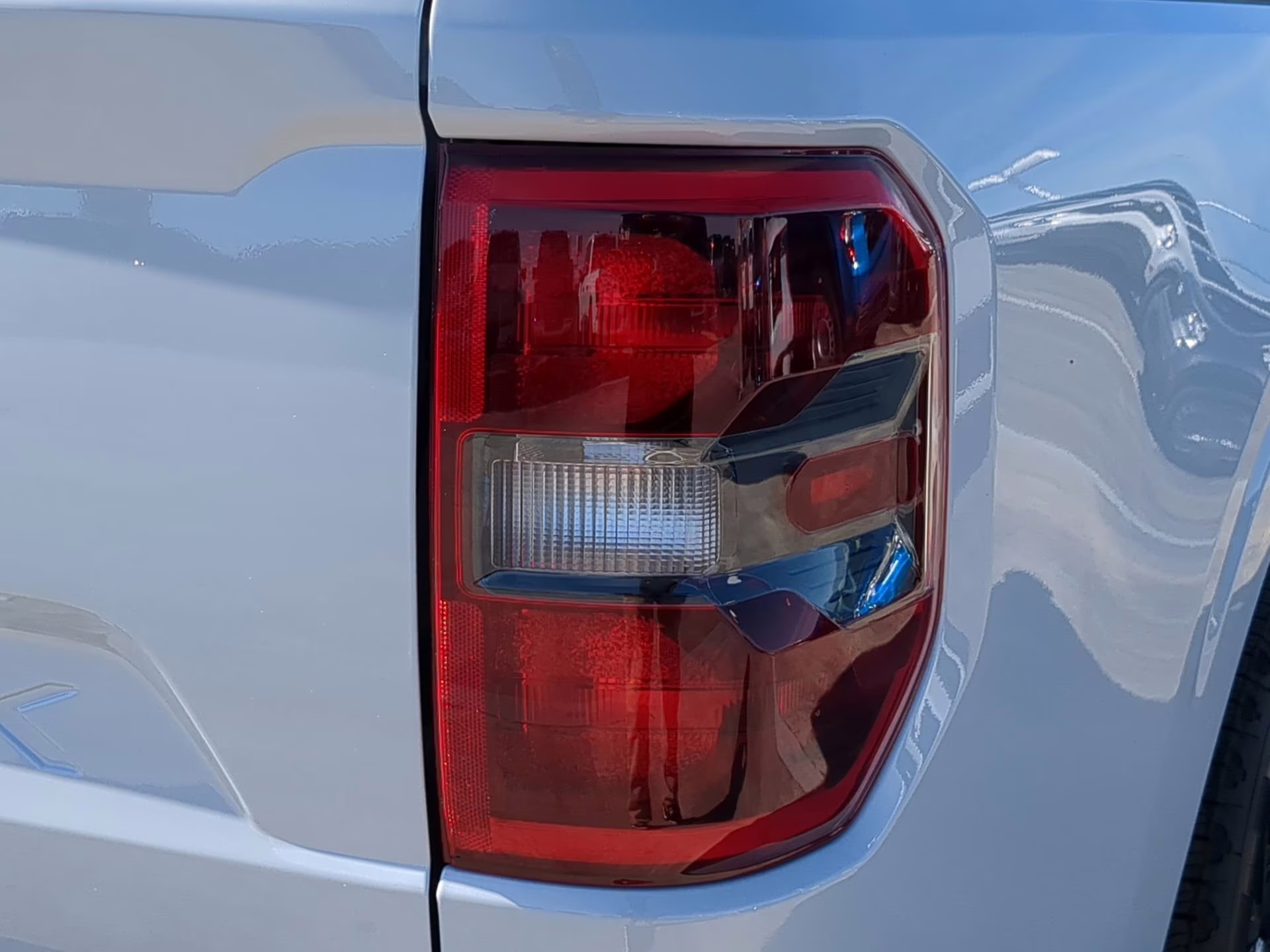 2026 Space White Metallic Ford Maverick LARIAT Crew Cab Pickup AWD Truck