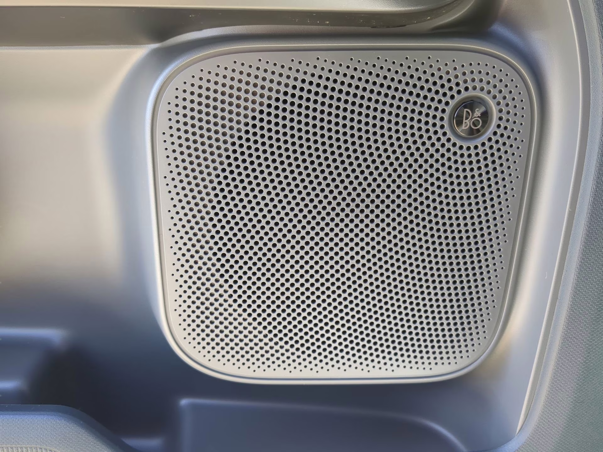 2026 Space White Metallic Ford Maverick LARIAT Crew Cab Pickup AWD Truck