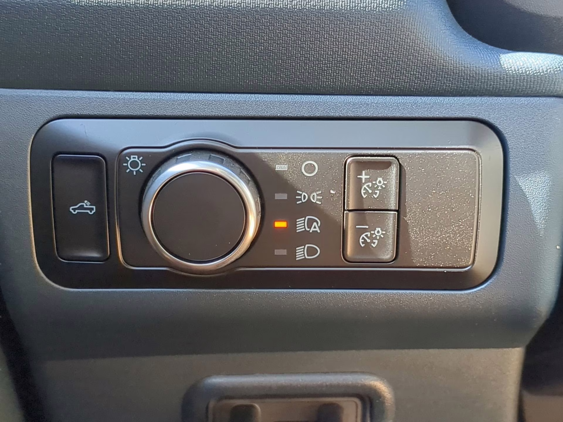 2026 Space White Metallic Ford Maverick LARIAT Crew Cab Pickup AWD Truck