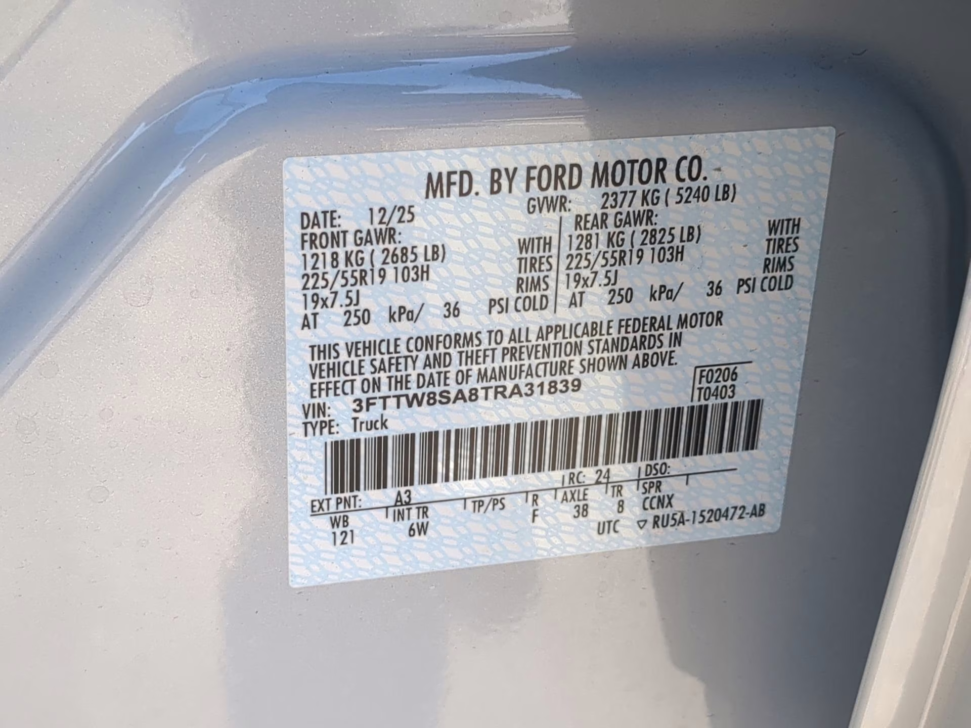 2026 Space White Metallic Ford Maverick LARIAT Crew Cab Pickup AWD Truck