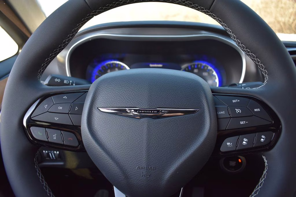 2026 Bright White Clearcoat Chrysler Pacifica Select AWD Van