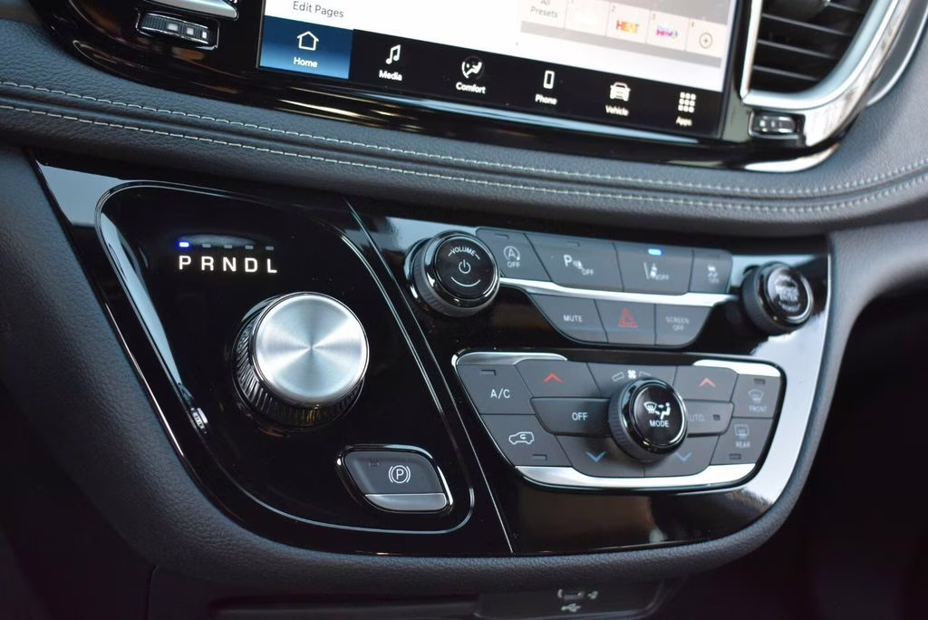 2026 Bright White Clearcoat Chrysler Pacifica Select AWD Van